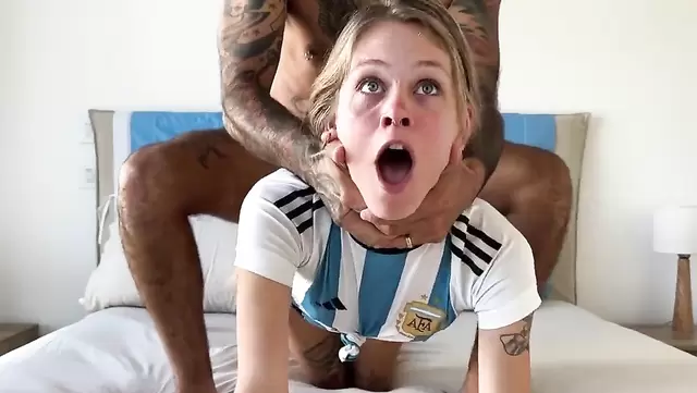 Пригласил аргентинку в студию и грубо трахнул